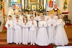 I Komunia Święta – 2 grupa 18 maja – zdjęcie 3